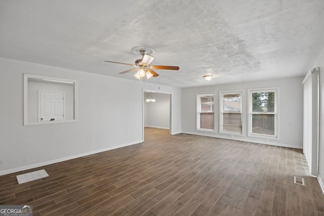 33 Skyline Drive SE, Cartersville, GA 30120