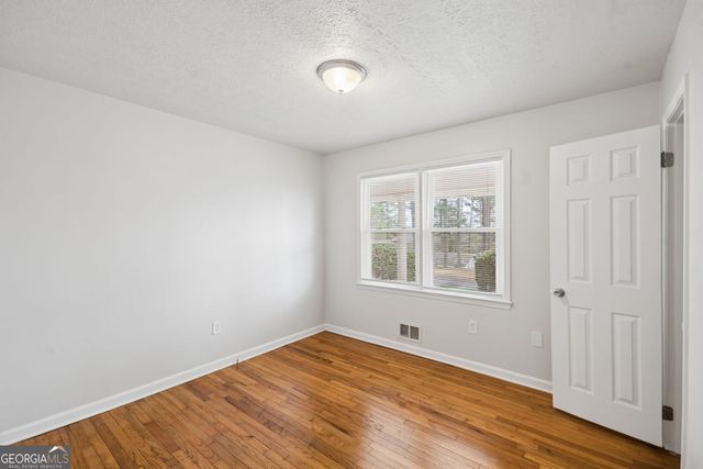 33 Skyline Drive SE, Cartersville, GA 30120