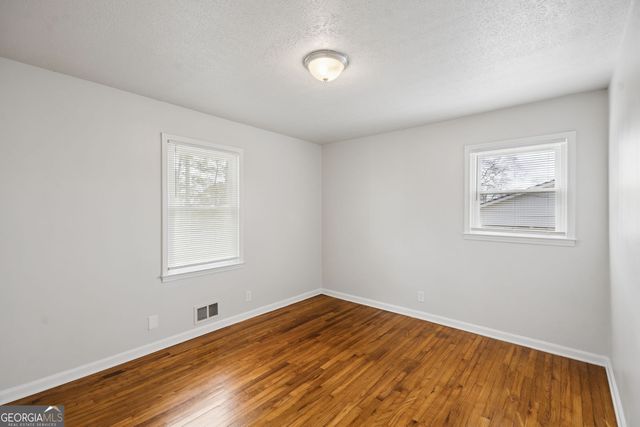 33 Skyline Drive SE, Cartersville, GA 30120