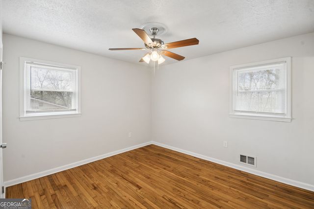 33 Skyline Drive SE, Cartersville, GA 30120