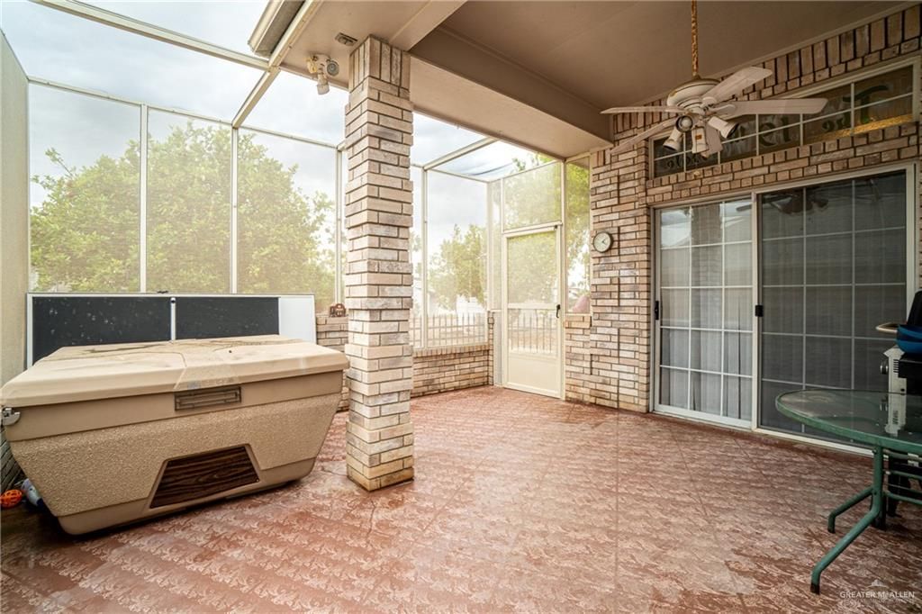 Image 4 of property listing at 713 Lake View Drive, Mission, TX 78572