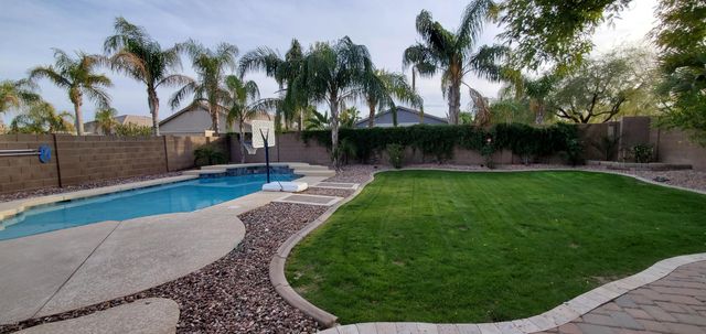 13727 W San Miguel Avenue, Litchfield Park, AZ 85340