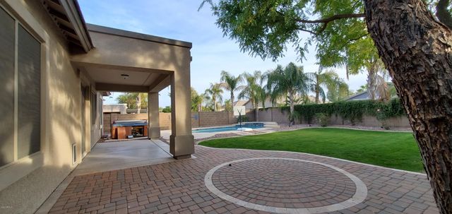 13727 W San Miguel Avenue, Litchfield Park, AZ 85340