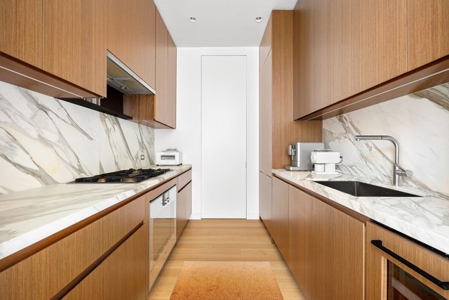 15 E 30th St Apt 19A, New York City, NY 10016