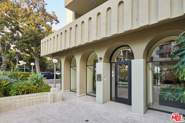 1300 Midvale Avenue 408, Los Angeles, CA 90024