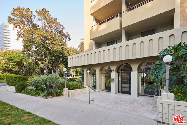 1300 Midvale Avenue 408, Los Angeles, CA 90024