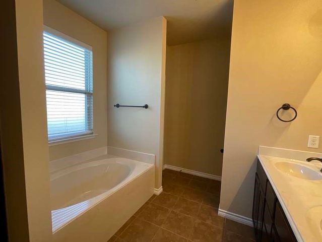 6020 Heather Drive, Grand Prairie, TX 75052