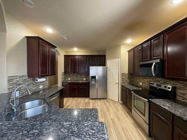 6020 Heather Drive, Grand Prairie, TX 75052