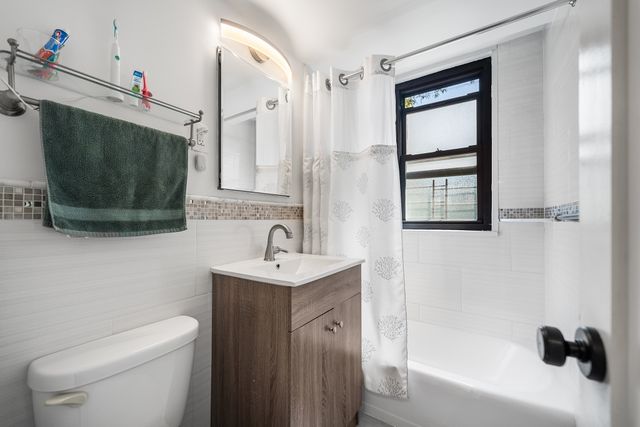 6135 98th St Apt 1J, New York City, NY 11374