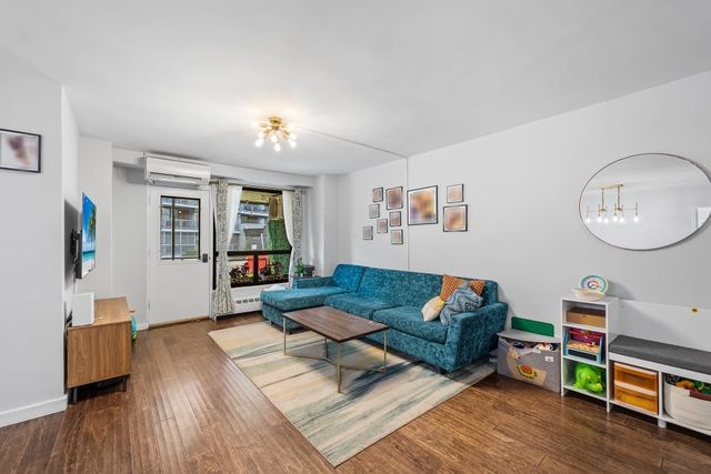6135 98th St Apt 1J, New York City, NY 11374