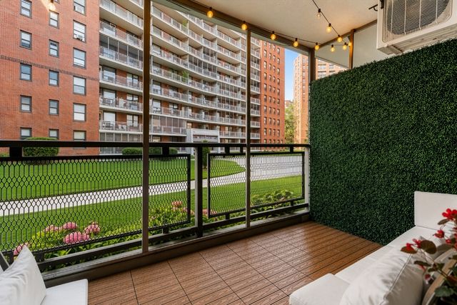 6135 98th St Apt 1J, New York City, NY 11374