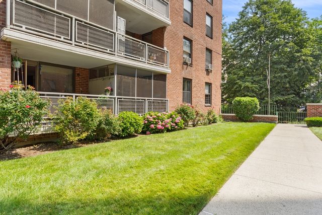 6135 98th St Apt 1J, New York City, NY 11374