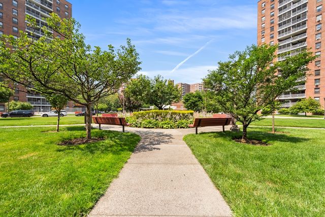 6135 98th St Apt 1J, New York City, NY 11374