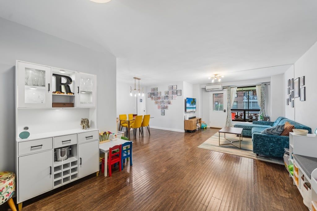 6135 98th St Apt 1J, New York City, NY 11374