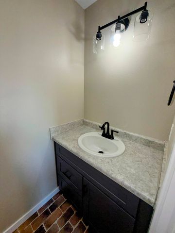 121 Shawn Road, Kirbyville, MO 65679