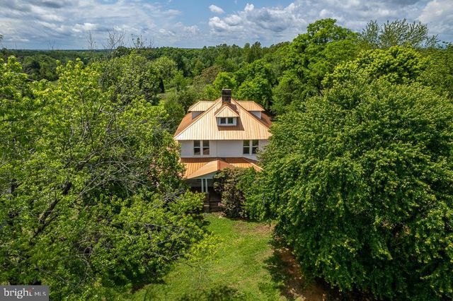 2315 ROLLING RD S, Scottsville, VA 24590