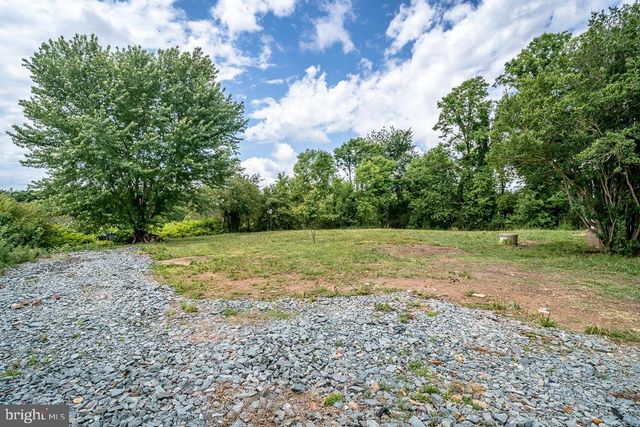 2315 ROLLING RD S, Scottsville, VA 24590
