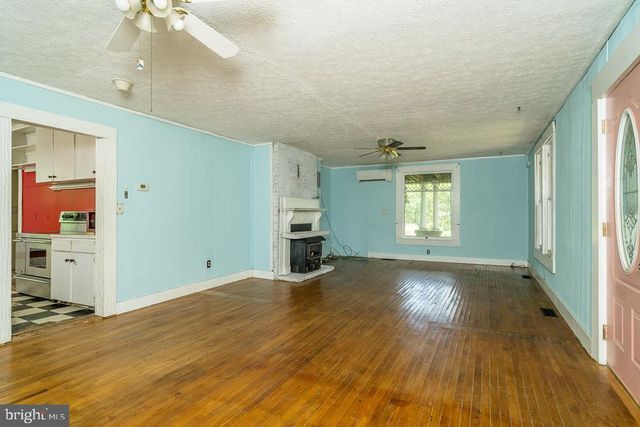 2315 ROLLING RD S, Scottsville, VA 24590