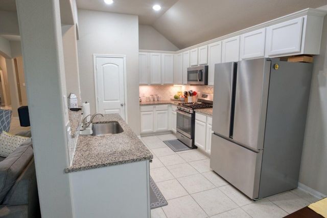441 Countryside Drive, West Columbia, TX 77486