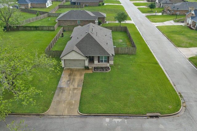 441 Countryside Drive, West Columbia, TX 77486