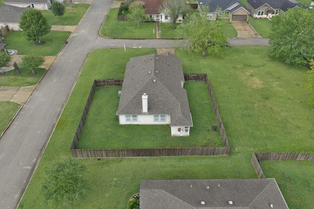 441 Countryside Drive, West Columbia, TX 77486