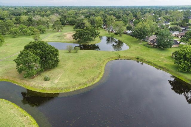 441 Countryside Drive, West Columbia, TX 77486