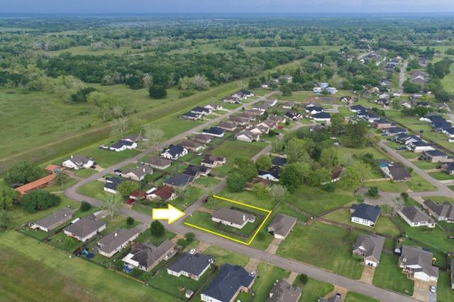 441 Countryside Drive, West Columbia, TX 77486