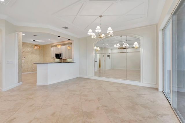 100 W Prive Circle, Delray Beach, FL 33445
