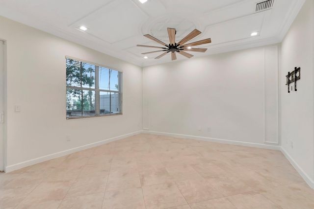 100 W Prive Circle, Delray Beach, FL 33445