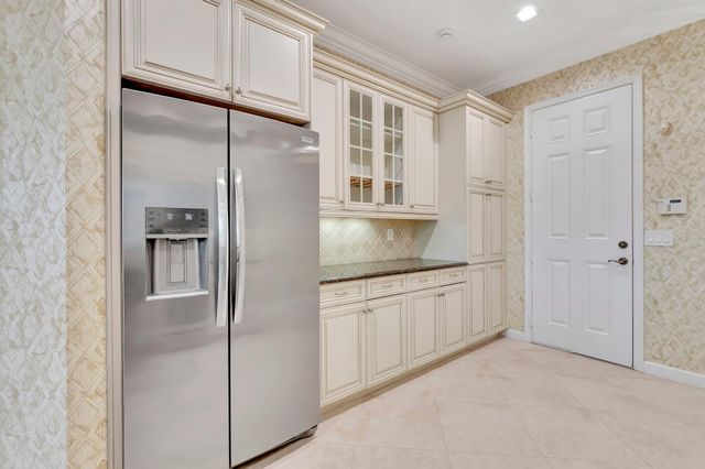 100 W Prive Circle, Delray Beach, FL 33445