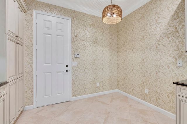 100 W Prive Circle, Delray Beach, FL 33445