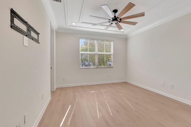 100 W Prive Circle, Delray Beach, FL 33445