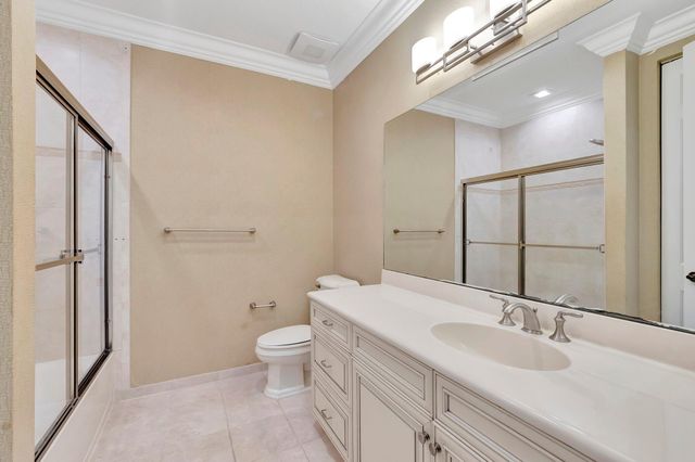 100 W Prive Circle, Delray Beach, FL 33445