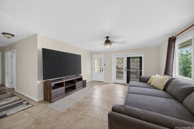 1342 Nanialii Street, Kailua, HI 96734