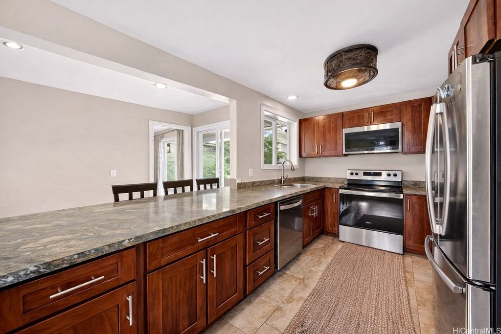 1342 Nanialii Street, Kailua, HI 96734