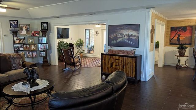 5102 S Palm Valley S Drive, Harlingen, TX 78552