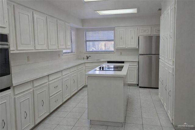 5102 S Palm Valley S Drive, Harlingen, TX 78552