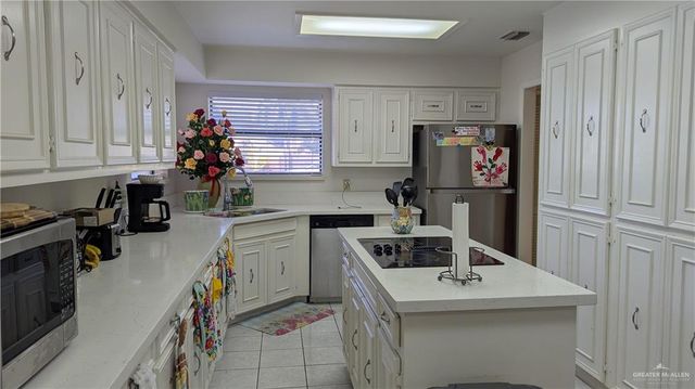 5102 S Palm Valley S Drive, Harlingen, TX 78552