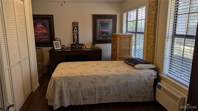 5102 S Palm Valley S Drive, Harlingen, TX 78552