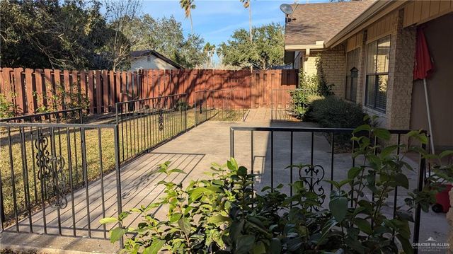 5102 S Palm Valley S Drive, Harlingen, TX 78552