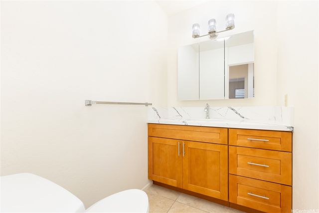7223 Kuahono Street, Honolulu, HI 96825