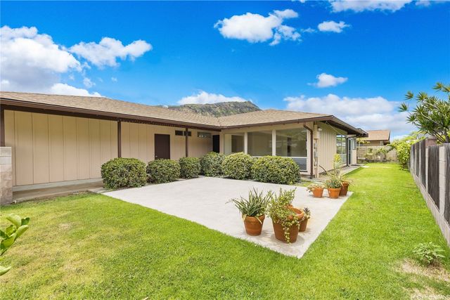 7223 Kuahono Street, Honolulu, HI 96825