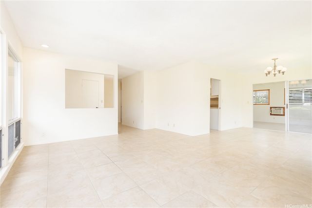 7223 Kuahono Street, Honolulu, HI 96825