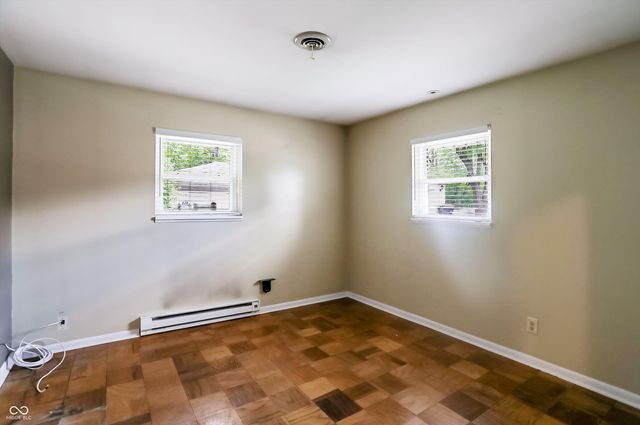 621 S 4th Avenue, Beech Grove, IN 46107