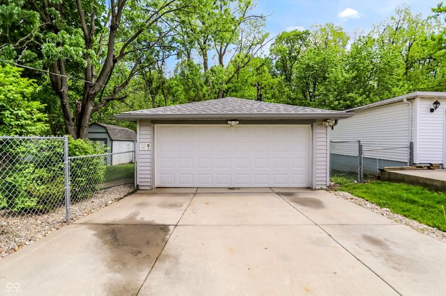 621 S 4th Avenue, Beech Grove, IN 46107