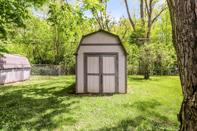 621 S 4th Avenue, Beech Grove, IN 46107