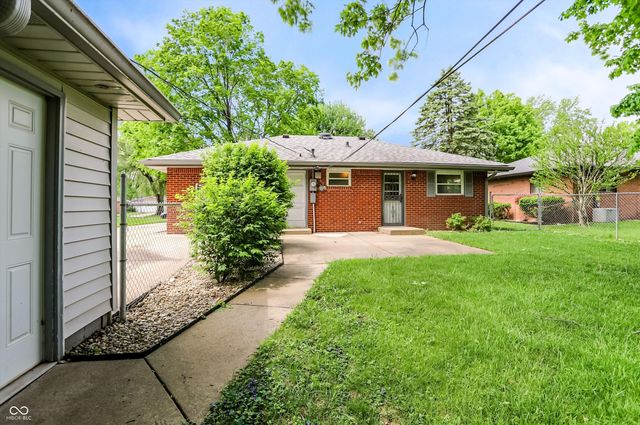 621 S 4th Avenue, Beech Grove, IN 46107