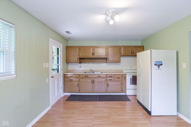 621 S 4th Avenue, Beech Grove, IN 46107