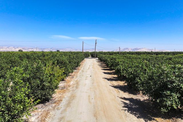 Ave. 424, Dinuba, CA 93618