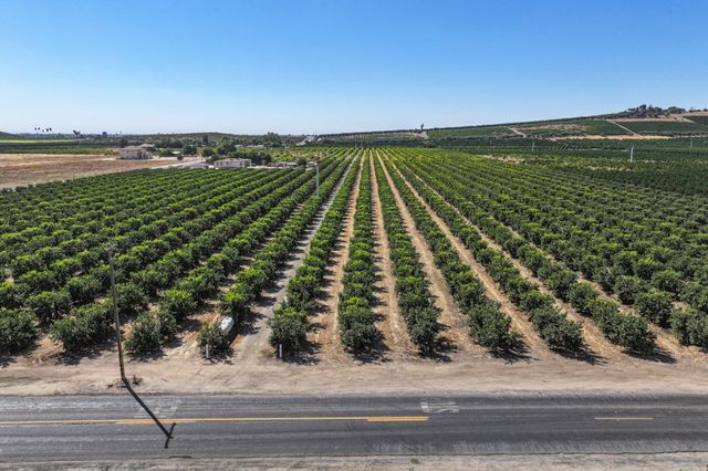 Ave. 424, Dinuba, CA 93618